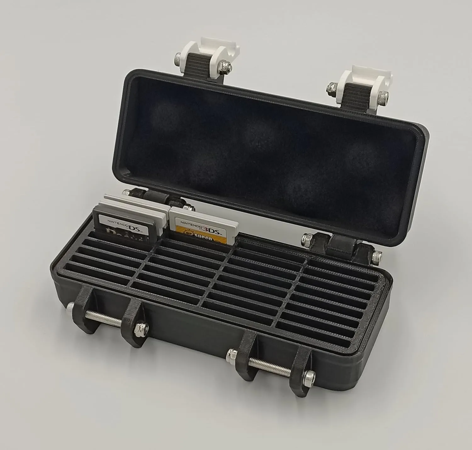 DS & 3DS Rugged Protective Carrying Case - Holds 32 Games